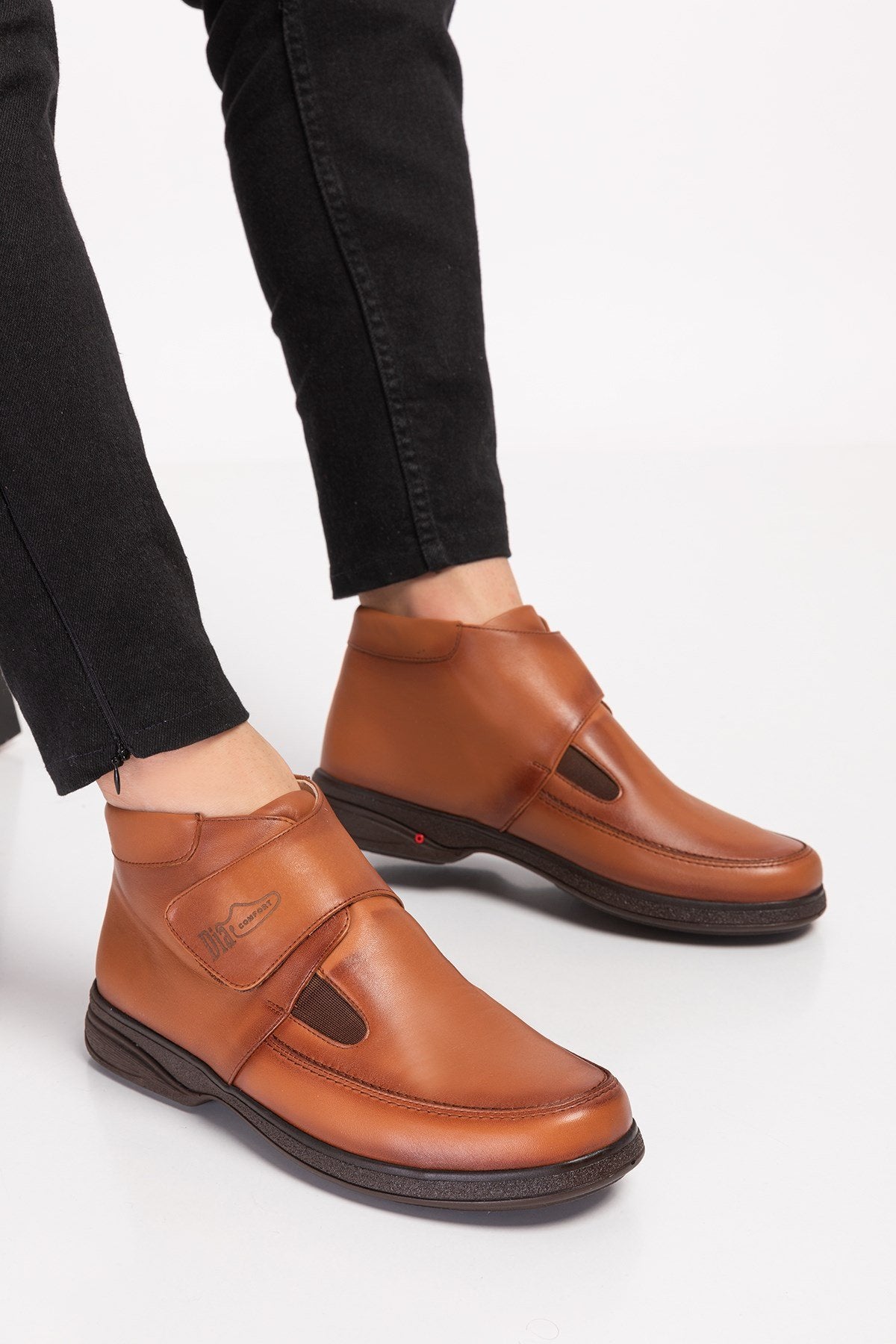 ORTOPEDiK DİYABETİK DERİ ERKEK BOT 007