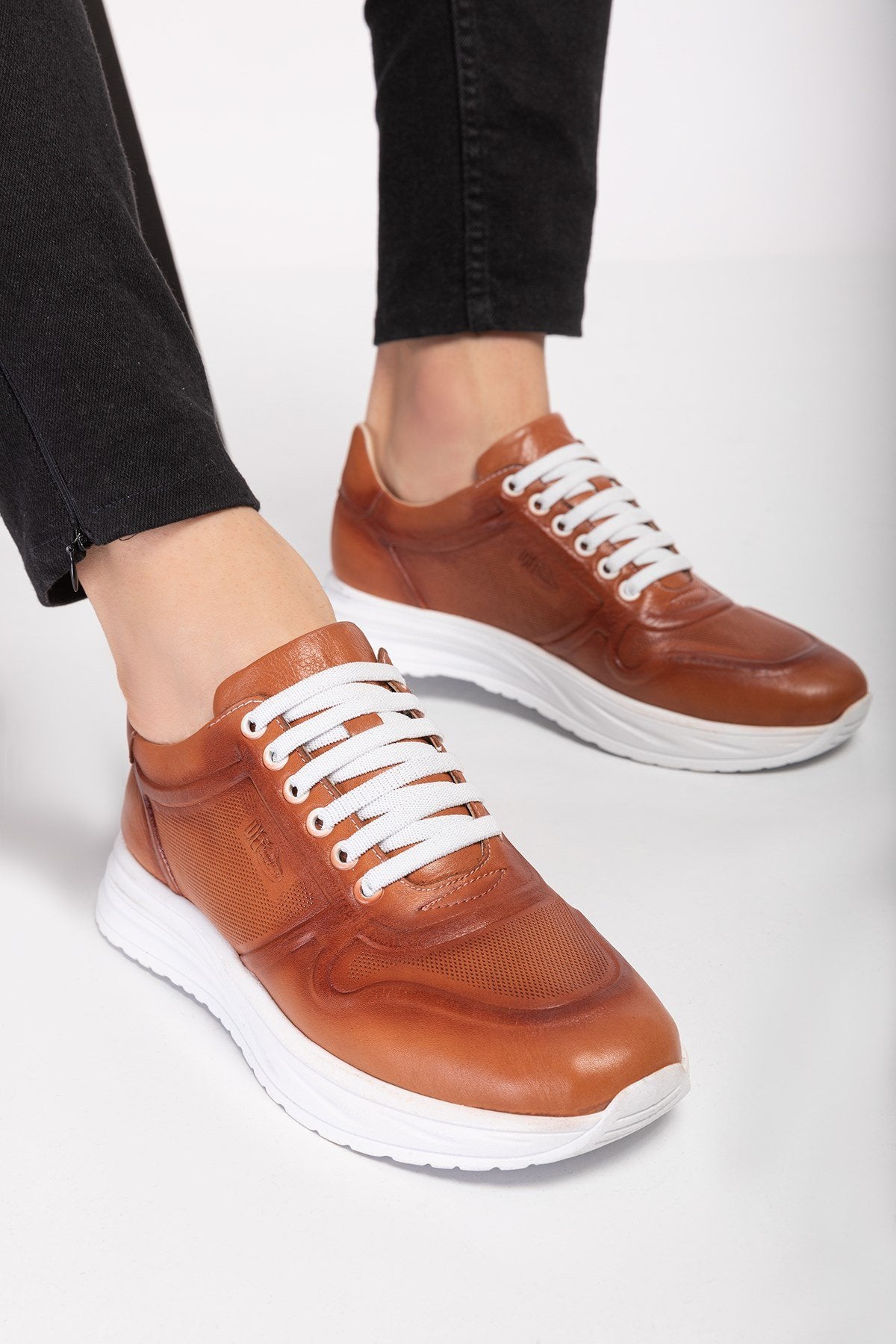 ORTOPEDiK DİYABETİK DERİ KADIN SPOR AYAKKABI 005