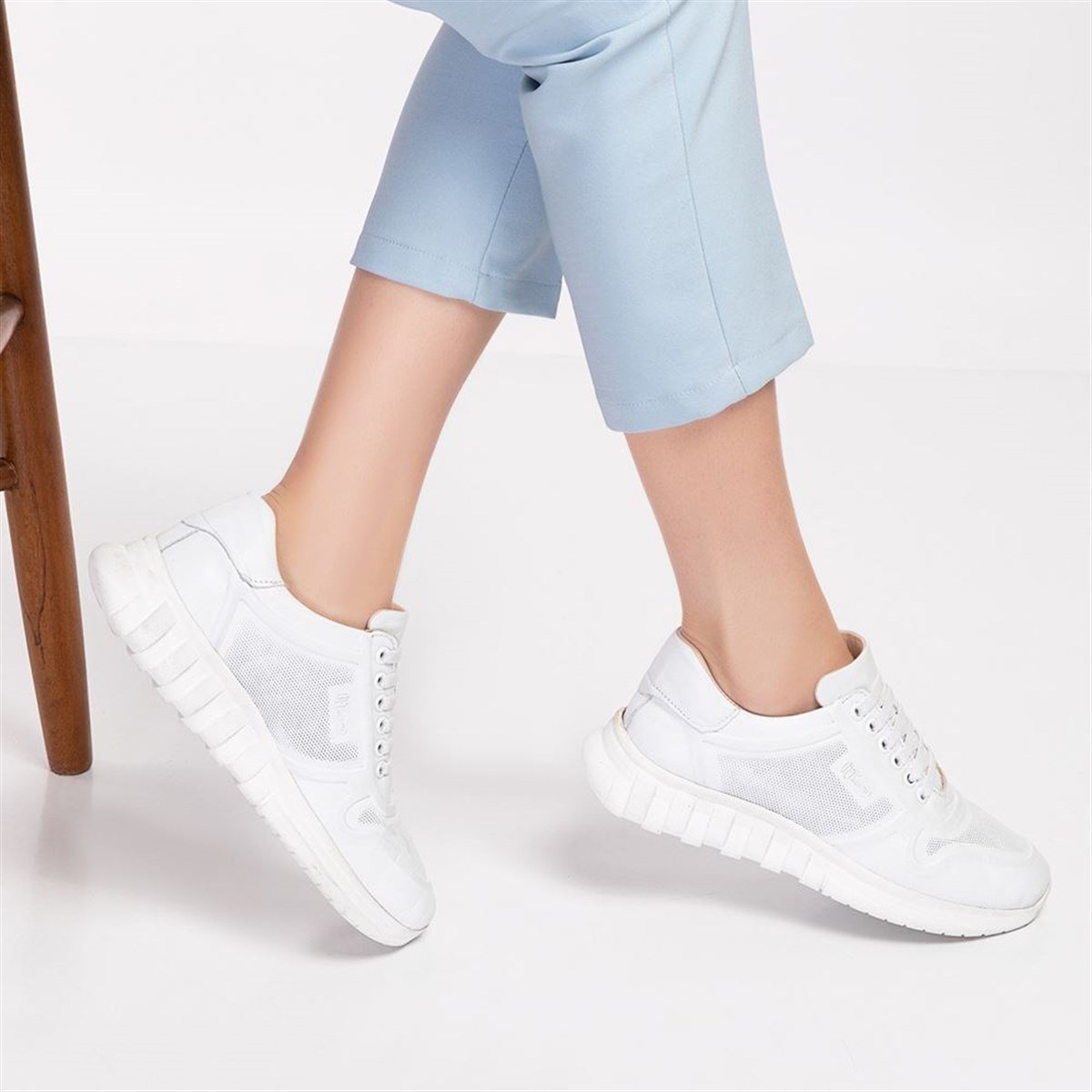 ORTOPEDiK DİYABETİK DERİ KADIN SPOR AYAKKABI 005