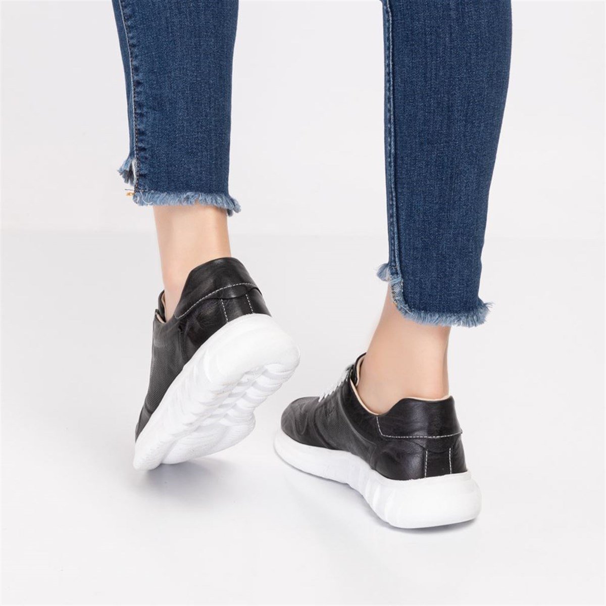 ORTOPEDiK DİYABETİK DERİ KADIN SPOR AYAKKABI 005